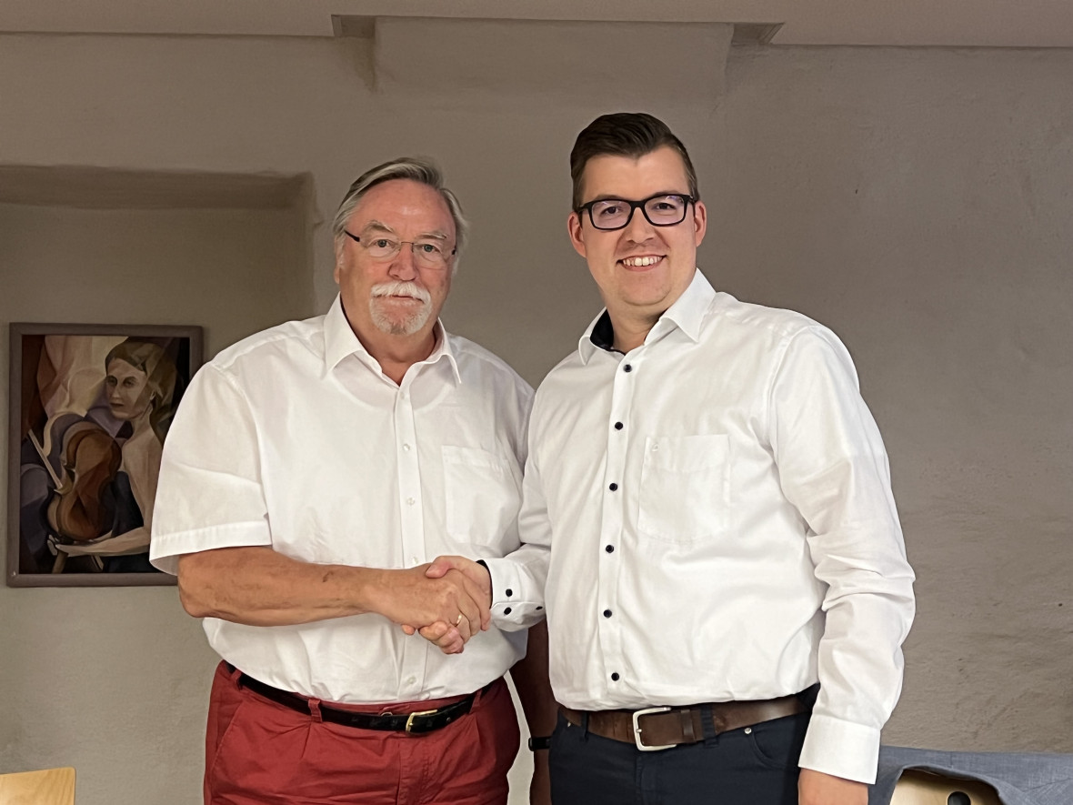 Hans-Jürgen Schäfer mit dem neuen Vorsitzenden Kevin Alles