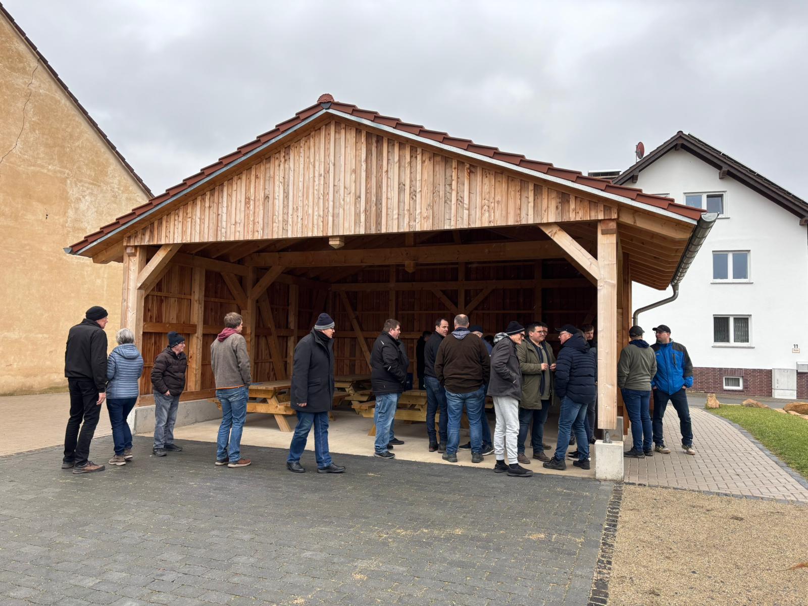 Gro�es Interesse in Unter-Schwarz am neuen Dorfplatz